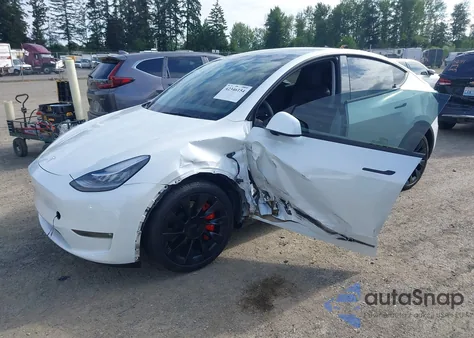 2021 Tesla Model Y Long Range Dual Motor All-Wheel Drive from USA, damaged, VIN 5YJYGDEE9MF204796